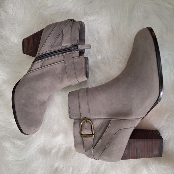 Cole Haan Grey Suede Leather Heeled Ankle Booties Sz 9B - Picture 8 of 11